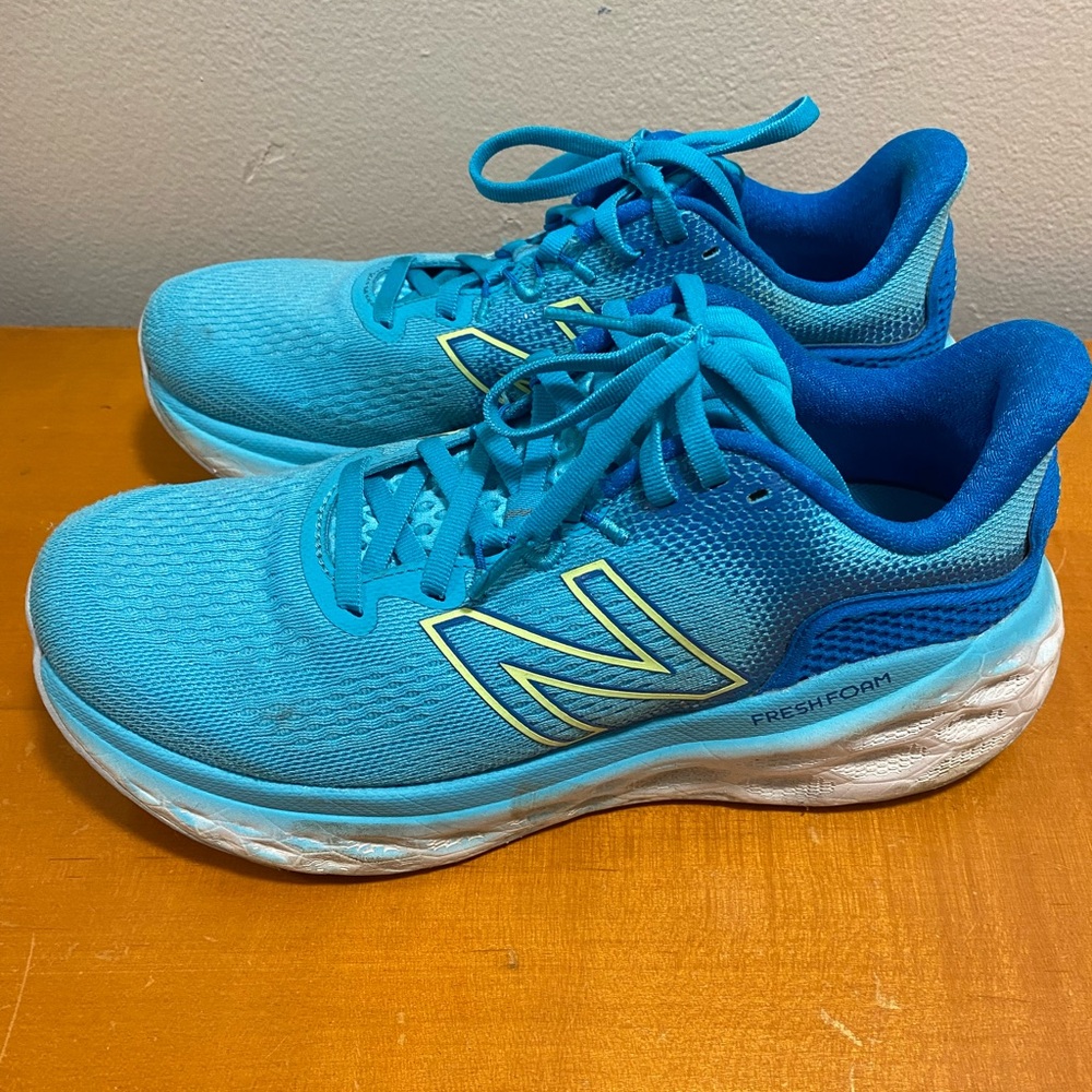 New Balance Fresh Foam More V3 Womens Sneakers (Sky Blue)